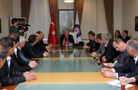 Antalya ve Kosavalı yöneticiler ekonomik kalkıma için ortak hareket edecek