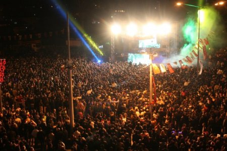 Antalya Yeni Yıla Köpük Ve Havai Fişek Altında Girdi