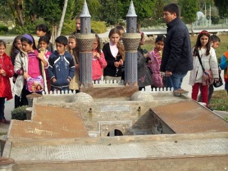 Antalya'da 23 Nisan’da Oyuncak Müzesi ve Minicity ücretsiz