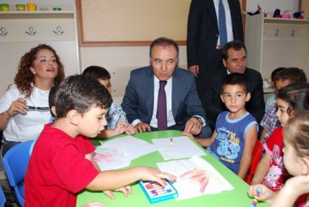 Antalya’da 410 bin öğrenci ders başı yaptı, yollar yetersiz kaldı