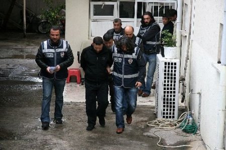 Antalya'da 9 Kişi, Bir Kilo Kokainle Yakalandı