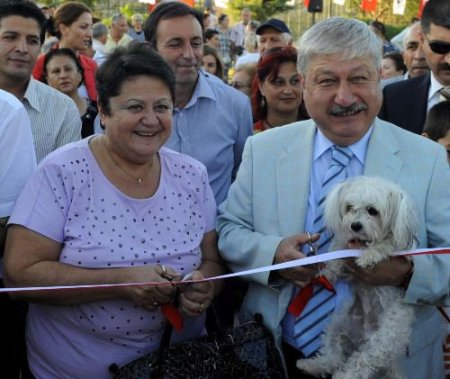 Antalya'da Bin Metrekarelik Alana Köpek Parkı Kuruldu