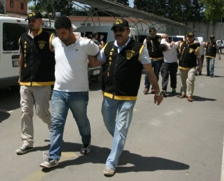 Antalya'da çaldılar Adana'da yakalandılar