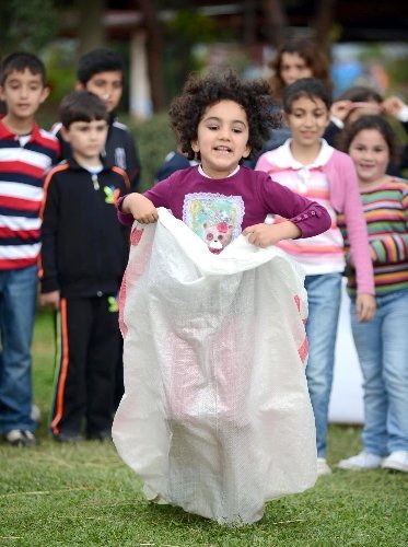 Antalya’da çocuk ve oyun şenliği büyük coşkuya sahne oluyor