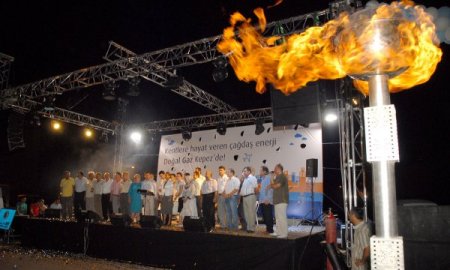 Antalya'da İlk Doğalgaz Kepez'in 5 Mahallesine Verildi