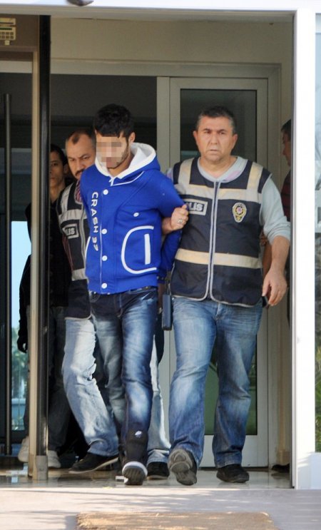 Antalya'da kar maskeli market soygununun failleri yakalandı