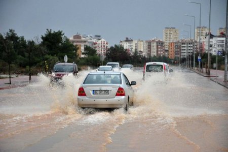 Antalya'da metrekareye 45 kilogram yağış düştü