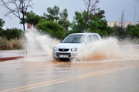 Antalya'da metrekareye 45 kilogram yağış düştü