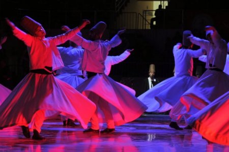 Antalya'da Mevlana'yı anma programı yoğun ilgi gördü