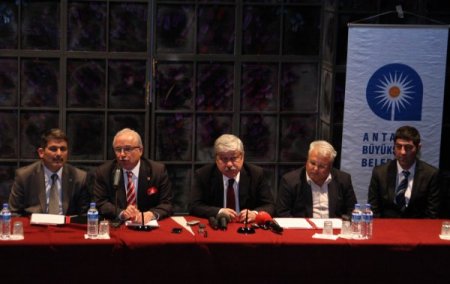 Antalya’da Minibüsçüler İle Halk Otobüsçüleri Birleşme Kararı Aldı