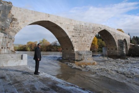 Antalya'da Selçuklu eserleri birbir ayağa kaldırılıyor