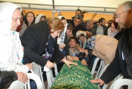 Antalya'da sele kapılan minik Emine toprağa verildi