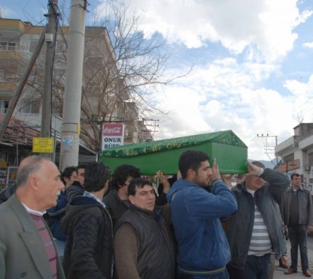 Antalya'da sele kapılan minik Emine toprağa verildi