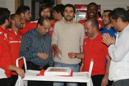 Antalya'da Servet Çavuşoğlu'na sürpriz doğum günü