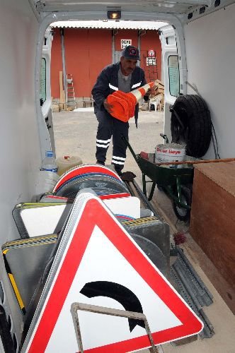 Antalya'da Trafik Sorunlarını Çözmesi İçin Acil Onarım Ekibi Kuruldu