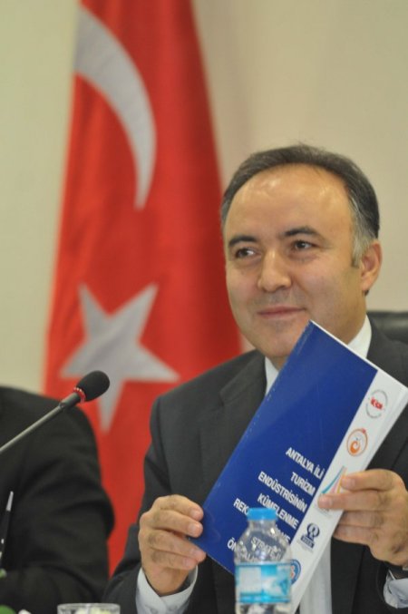 'Antalya’da turizmi tek elden yönetecek üst yapıya ihtiyaç var'