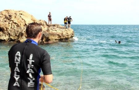 Antalya’da yangınlara Fransalı itfaiyeciler müdahale ediyor