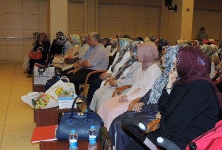 Antalya’daki hanımlara ‘Aile’de muhabbet’ semineri