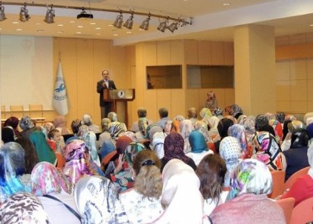 Antalya’daki hanımlara ‘Aile’de muhabbet’ semineri