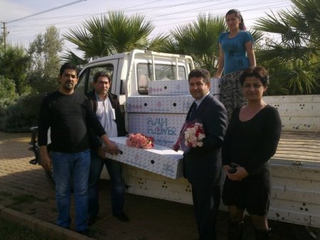Antalya’dan Van'da görev yapan öğretmenlere 12 bin karanfil