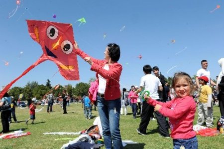 Antalyalı çocuklar 23 Nisan'da eğlenceye doyacak