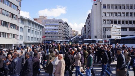 Antalyalı köylüler, 2B'yi Başkent'te protesto etti