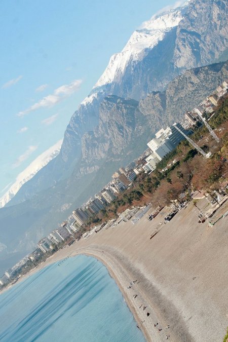 Antalyalılar Ocak Ayında Denize Girmenin Tadını Çıkardı