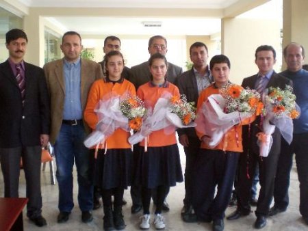 Antalya'nın En Bilgili Öğrencileri Güven Koleji'nden Çıktı
