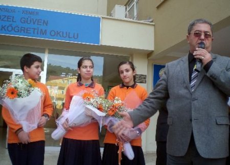 Antalya'nın En Bilgili Öğrencileri Güven Koleji'nden Çıktı