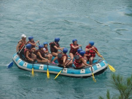 Antalya'ya Tatile Gelen Sporcu Ruslar Rafting Yapmadan Dönmüyor