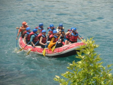 Antalya'ya Tatile Gelen Sporcu Ruslar Rafting Yapmadan Dönmüyor