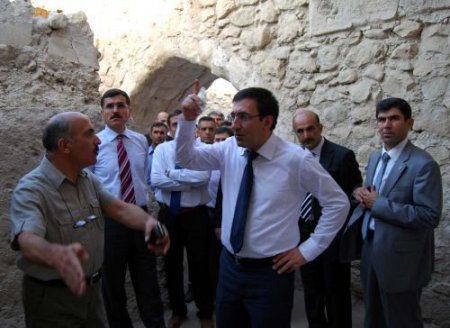 Antik Kent Hasankeyf'i Gezen Bakan Yılmaz: Tarih İle Baraj Arasında Denge Kuracağız