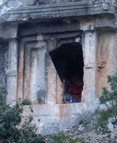 Antik Mezarları Dep Olarak Kullananlara Ceza Geliyor