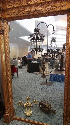 Antika ipek mendil ile birlik çağrısı