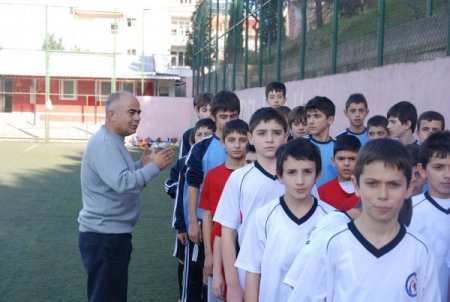 Antrenör muhtar işbaşında