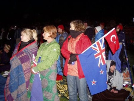 Anzaklar Ataları İçin Gelibolu'da Göz Yaşı Döktü