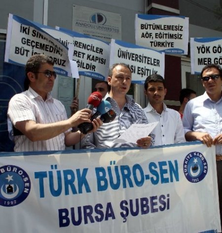 AÖF öğrencileri, bütünleme sınavının kaldırılmasına tepkili