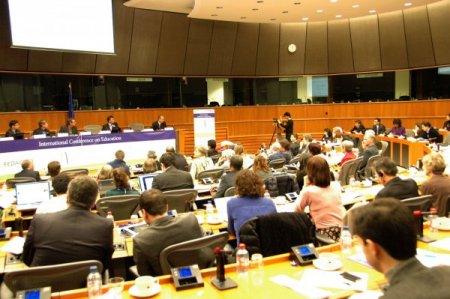 Ap İlk Kez Göçmenlerin Geniş Katılımlı Eğitim Konferansına Ev Sahipliği Yapıyor