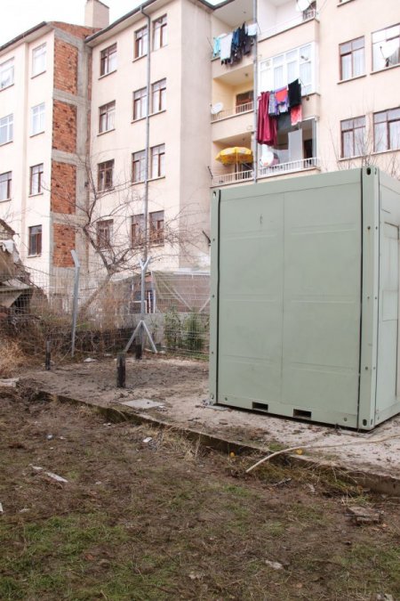 Apartman bahçesindeki baz istasyonu mahkeme kararıyla kaldırıldı