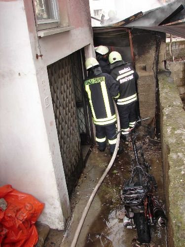 Apartmanın Kömür Deposunda Yangın Çıktı