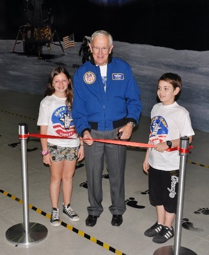 Apollo 16 astronotu Charlie Duke İzmir'de