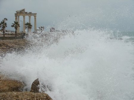 Apollon Tapınağı Tuzdan Etkilenmemesi İçin Koruma Altına Alındı