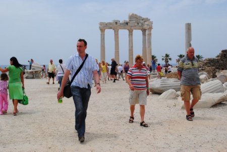 Apollon Tapınağı Tuzdan Etkilenmemesi İçin Koruma Altına Alındı