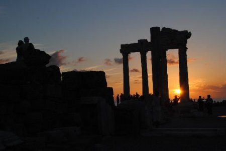 Apollon Tapınağı'nda Gün Batımı Başkadır