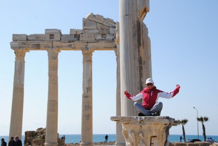 Apollon Tapınağı'ndaki paslı demirler Türk turizminin imajına zarar veriyor