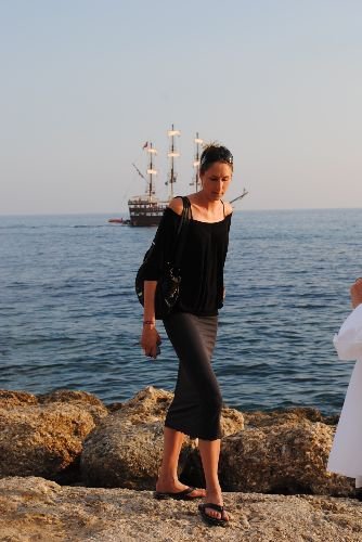 Apollon Tapınağı'nı Görmeye Gelen 2 Metrelik Hollandalı Kadın Turist, İlgi Odağı Oldu