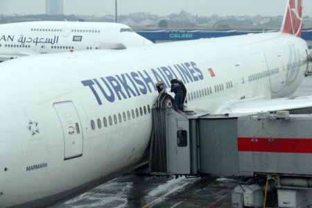 Apronda uçak kurtarma operasyonu