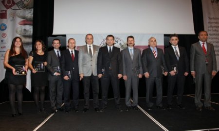 Aquarium'u Antalya'ya kazandıran Atılgan ve Demirok yılın girişimcisi seçildi