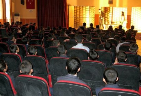 Araban Belediyesi'nden Çocuklara Ücretsiz Tiyatro