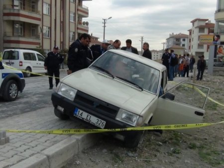 Araç, Anne Ve Çocuğuna Çarptı